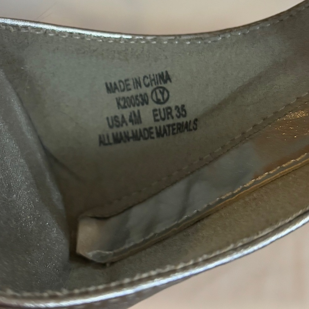 Nina girls comfort sandal silver shiny party summer zipper closure bows SZ 4 - Picture 5 of 6